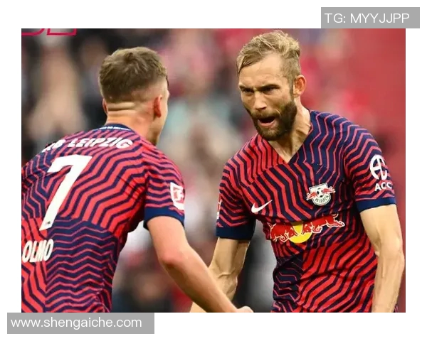 沙尔克04保级困难重重,主场不敌拜仁形势愈发严峻 沙尔克04保级困难重重,主场不敌拜仁形势愈发严峻