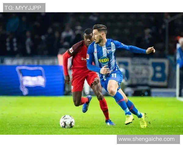 沙尔克04客场大胜,迈向德乙冠军之路 沙尔克04客场大胜,迈向德乙冠军之路