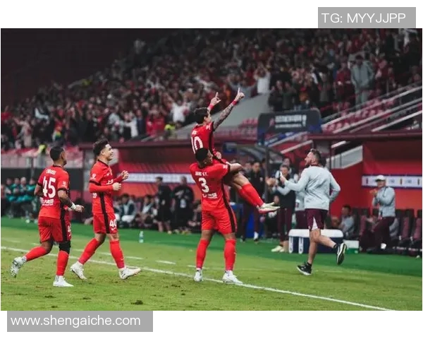 天海与上港激战正酣比分揭晓精彩瞬间引发球迷热议