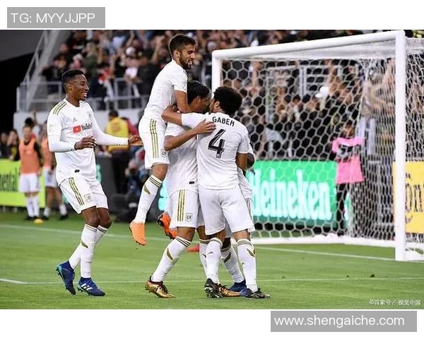 休斯顿迪纳摩迎战洛杉矶直插争夺美职联季后赛宝贵积分