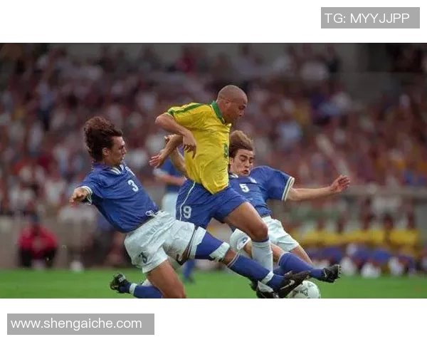 外星人罗纳尔多降临地球引发的奇幻足球之旅与人类的友谊探索 外星人罗纳尔多降临地球引发的奇幻足球之旅与人类的友谊探索